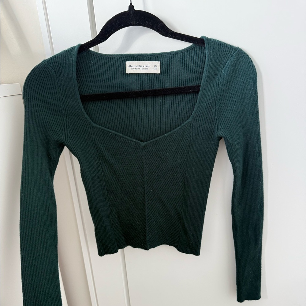 Abercrombie Emerald Ribbed Cropped Long Sleeved Knit